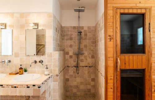 Résidence Villa 5 Chambres, Sauna, Piscine Et Vue Mer. - VILLA 5 chambres, sauna, piscine et vue mer. MAE-2513 - Foto 3