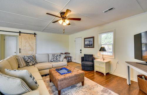 Dock and Views Family Retreat on Lake Hartwell! - Foto 8