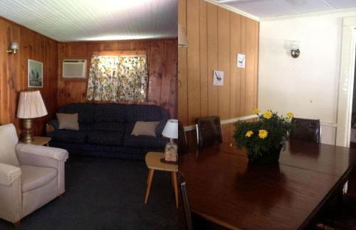 Inviting Camping Cabin for a Family Getaway in Wells, Vermont - Foto 6