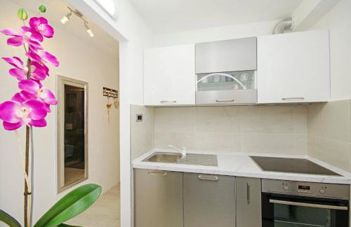 Split Symphony Garden: Modern, new Apartment (4+1), 5 min walk to ˝Firule˝ SAND BEACH, 12 min walk to CITY CENTER - Foto 38