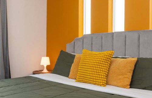 Spacious Luxury Villas in the heart of LA! Free parking and Jacuzzi - Photo 34