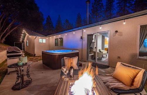 Manic Mountain Forest Cabin 3 miles from Bass Lake - Foto 3