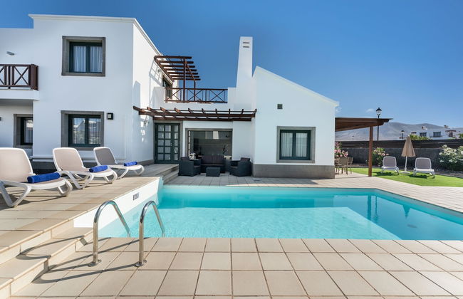 Camelot ​Holiday Homes by LIVVO - Foto 1