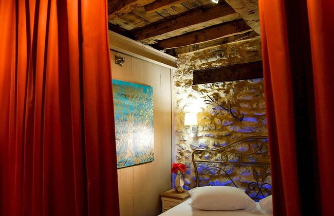 Antique Luxury Groundfloor Suite - Photo 2