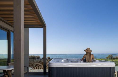 Villa Aya - Coastal Villa, Minimalist Elegance by etouri - Photo 3