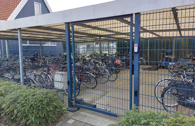 Luxury Houseboat in Volendam Marina - Foto 36