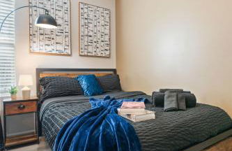 4BR Townhouse King Bed 2-Story Near NC State - Foto 42