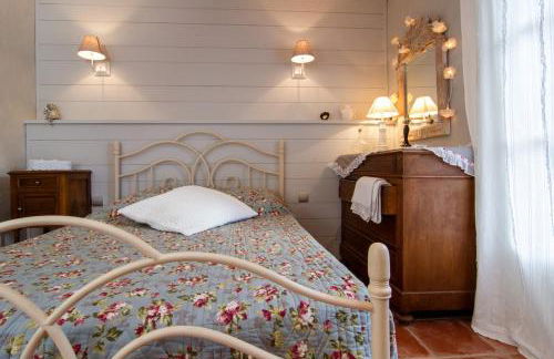 Du Levant au Couchant - 2 gîtes mitoyens à Caylus - Piscine - Jardin - 5 chambres - 12 personnes - 5 minutes du village médiéval - Foto 6