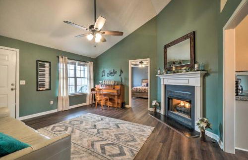 Suburban Getaway with Game Room, 19 Mi to Nashville! - Foto 6