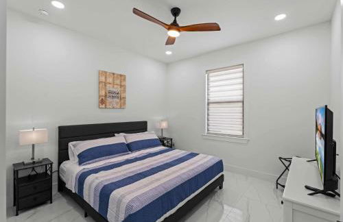 Brand-New - Contemporary Gem-Pool Game Room BBQ - Foto 25