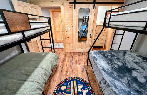 5R Cozy log chalet in fantastic location. Ski, snowshoe, fish, explore! AC, pet friendly! - Photo 47