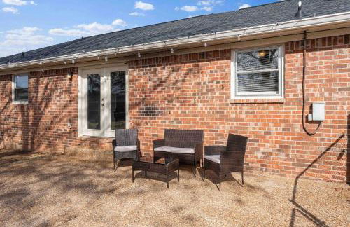 ~Spacious / Cozy / Sleeps 8+ Near MTSU and Siegel - Foto 40