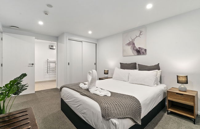 LAKESIDE LIVING - MODERN 2-BEDROOM APARTMENT - Foto 3