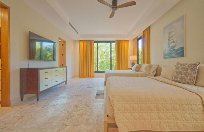 Modern Villa With Full Service Staff Close to Beach and Golf - Photo 14