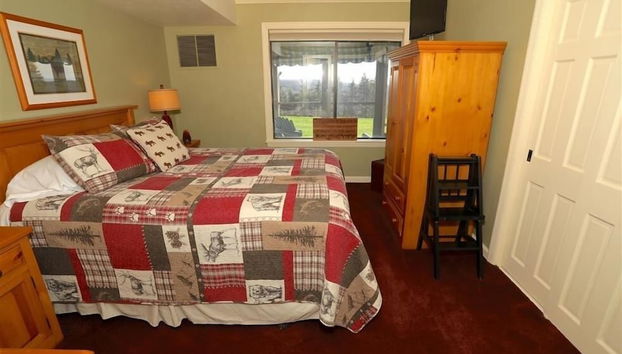 Seven Springs 1 Bedroom Premium Condo, Walking Distance to Slopes by RedAwning - Foto 2, Habitación