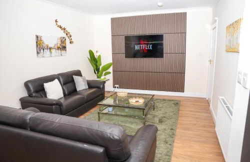 Large 4 Bedroom House Near Heathrow and M4 Free Parking - Foto 19