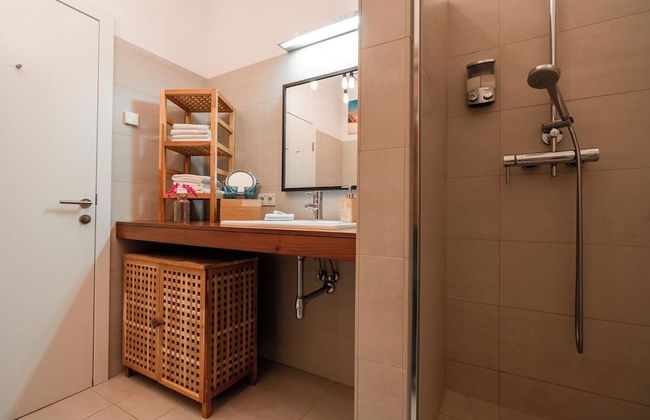 YoHome - Luxury Downtown Apartment - Photo 77