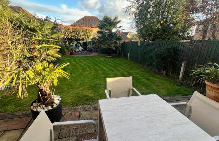 Superb Comfy 2 Bed House, Responsive & Caring Hosts Free WiFi & Parking, Close to MK Centre, Train Station, Santander, Network Rail by Webbhill Stays - Foto 64