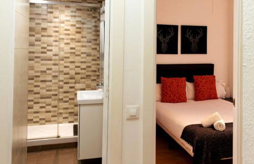 Apartments BCN Central-Drassanes - Photo 24