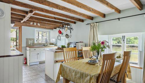 Duck Cottage - Waters Edge, Exclusive Village Location - Foto 4