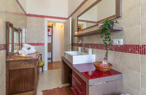 Charming Apartment In The City Center "Terrazza Sui Tetti" Con Parcheggio - Foto 22
