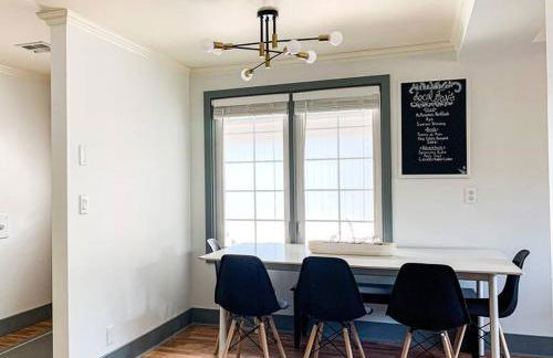 Riverwalk Retreat: Spacious, Hot tub, near Autzen - Foto 7