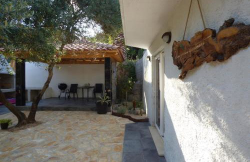 Olive Garden Beachside Hideaway - Photo 21