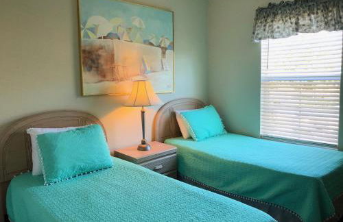 Gated Emerald island resort townhome, Overlook Pool, 3 miles to Disney, rent by owner - Foto 7
