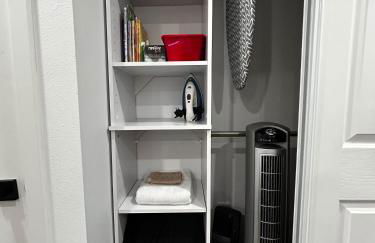 Studio near Downtown, Airport, stadiums, light rail, train - Foto 28