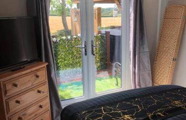 Couple’s Lodge With Hot Tub - Foto 28