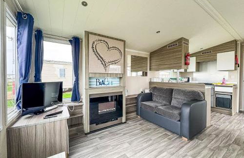 Lovely 8 Berth Caravan In Essex, At Steeple Bay Holiday Park Ref 36059A - Foto 9