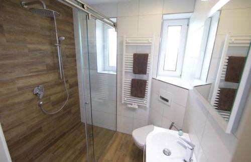 Apartment Helle und moderne Ferienwohnung mit Terrasse by Interhome - Foto 4