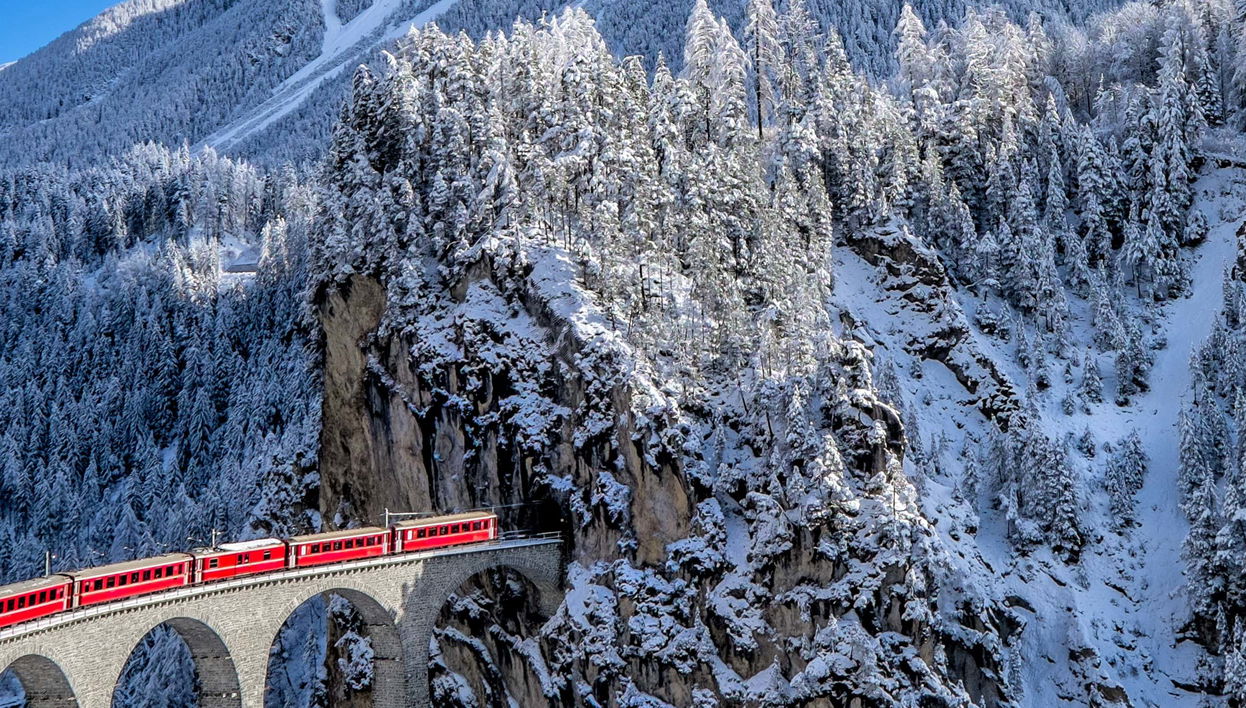 Alpes Suíços e St. Moritz de trem