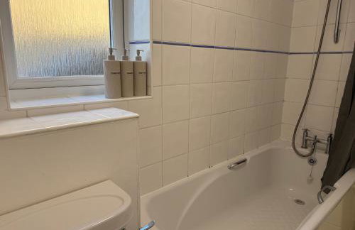 Entire House with Garden and Office - Foto 18