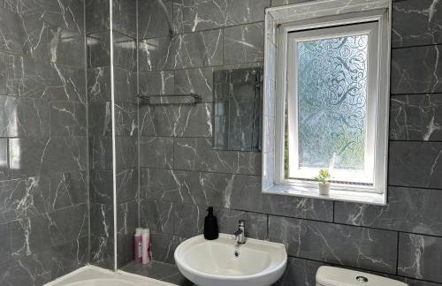 Affluent Living Property perfect for contractors & individuals Free Parking - Foto 19