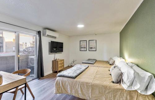 Cozy stay for 2, 5 Min Drive to Base, Full Kitchen, Shared Hot Tub & Pool, Restaurants Nearby! - Photo 3