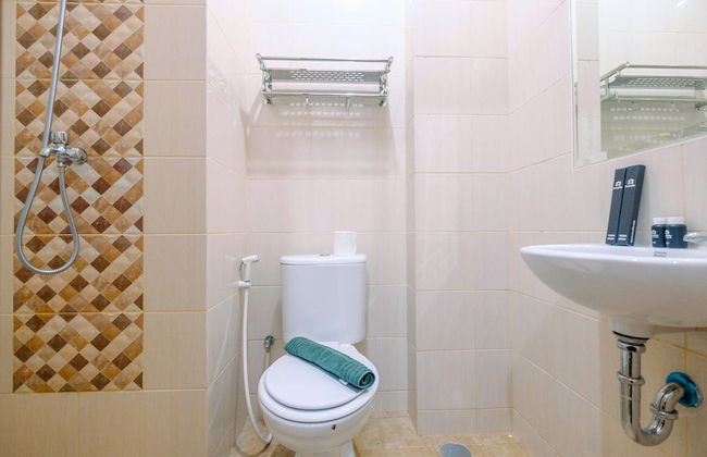 Compact and Relaxing Studio at Dave Apartment - Photo 15