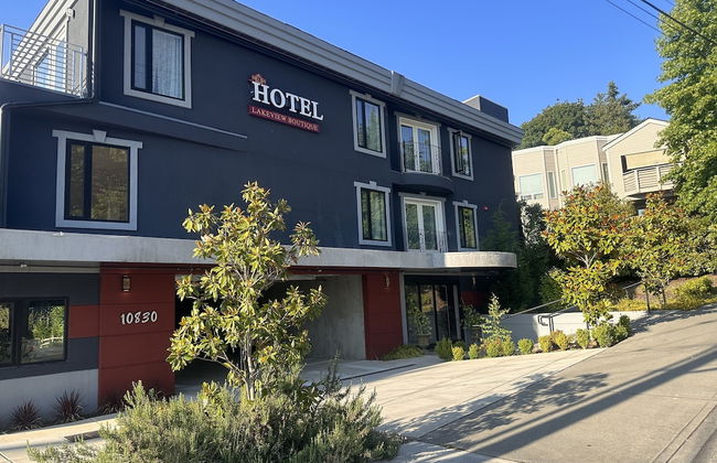 Lakeview Hotel - Photo 20