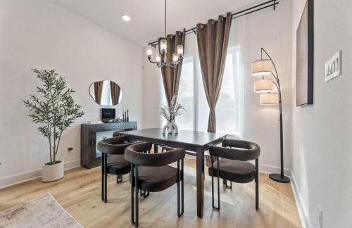 Brand New 3BR 2 5BA Home with Hot Tub - Photo 13