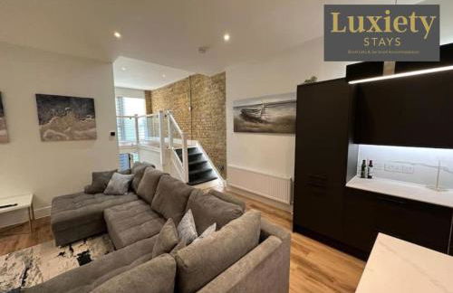 2BR Flat By Luxiety Stays Short Lets & Serviced Accommodation Southend on sea With Free WiFi & Netflix - Foto 3