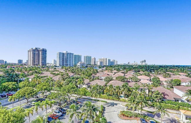 Sunny Isles 4 Bedrooms on the beach - Foto 26