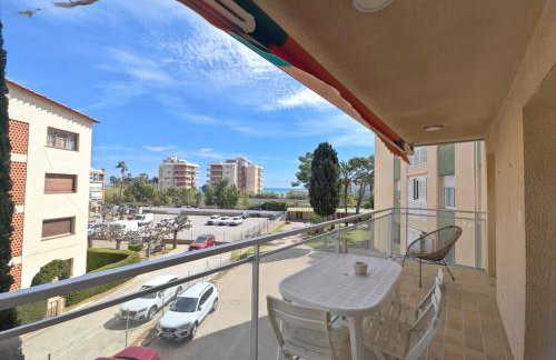 SPACIOUS FLAT WITH SEA VIEWS, FOR 8 PEOPLE WITH 3 BEDROOMS, 2 BATHROOMS and NEXT TO THE BEACH!! - Foto 16