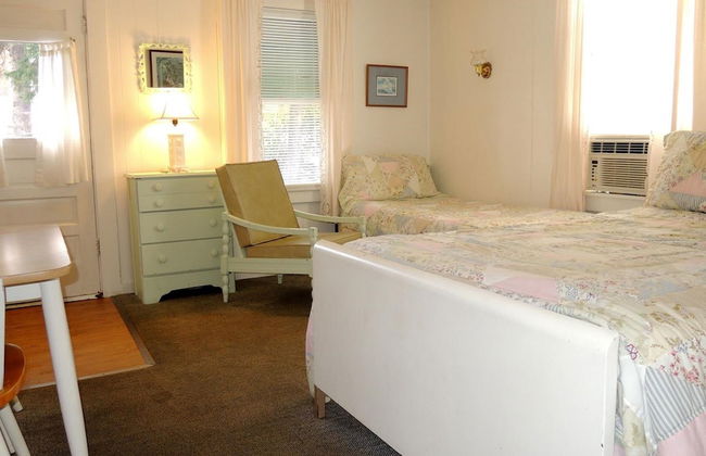 Shorelands Guest Resort and Cottages - Photo 48