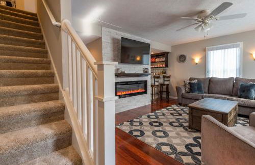 Hoosier Happiness Townhouse - 2 King Size Bedroom Suites - Foto 2