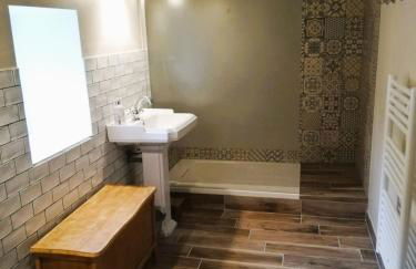 Maison de caractère 170m2 coeur de village - Foto 4