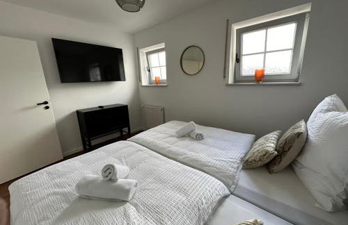 Living 77 - Photo 30