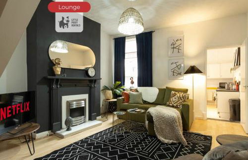 2 Bedroom Home with WiFi, Private Yard and Street Parking - Foto 8