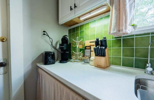 Work Desk- FirePit-Pool-Steps to UofA - Foto 25