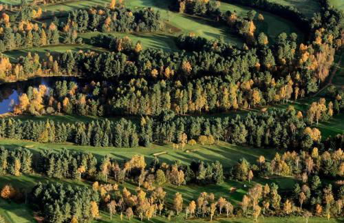 Gilmore House - 5 Bedroom Victorian Home with Hot Tub - Photo 46