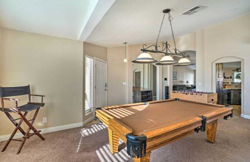 Sleek Vegas Home with Private Pool, Game Room! - Foto 20